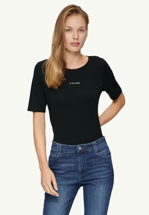s.Oliver ELASTISCHES  MIT LABEL - Jednoduché tričko - schwarz