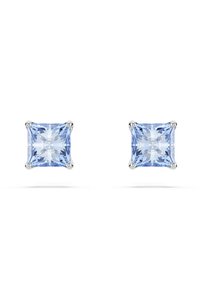 Kvadratiska örhängen med ljusblå ädelstenar, placerade i fyrkloriga silverinfattningar, med en klar, fasetterad yta och polerad finish.