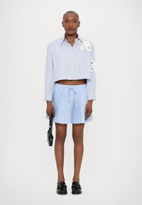 sandro SHIRT WITH FLOWERS - Camicia - bleu ciel