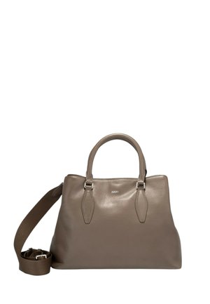 Borsa a mano in pelle marrone con doppio manico superiore, tracolla removibile e una texture liscia. Presenta hardware in argento e un brand discreto.