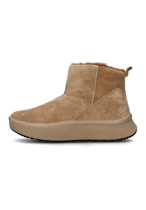 Stivaletti alla caviglia in suede color beige con una fodera morbida, punta rotonda e una suola in gomma resistente dotata di una presa strutturata, progettati con una linguetta sulla parte posteriore.