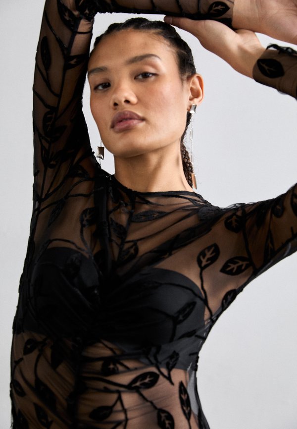 LONG SLEEVE V NECK SHIRRED FRONT FISHTAIL GOWN - Occasion wear4