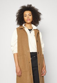 adidas Originals CROPPED - Flisinis džemperis - white