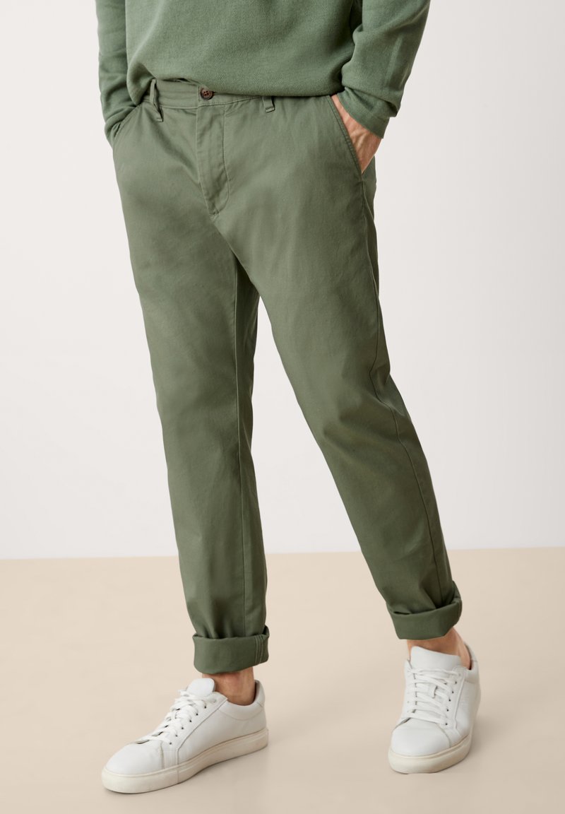 Herren Chinos | s.Oliver Chino army green/dunkelgrün - RC68259 Herren Chinos | s.Oliver Chino army green/dunkelgrün - RC68259