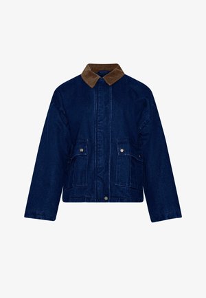 Tamsiai mėlynas džinsinis švarkas su rudomis štrichuoto audinio apykakle. Jis turi priekines užtrauktuko užsegimo detales, dvi krūtininės kišenes su spaudėmis ir trumpą dizainą.