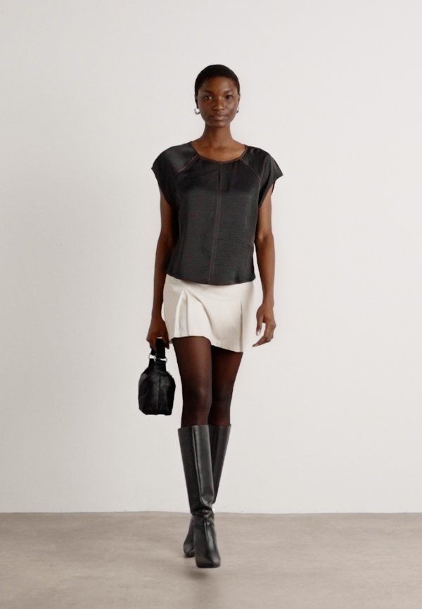 FLUTTER DRESSING - Basic T-shirt2