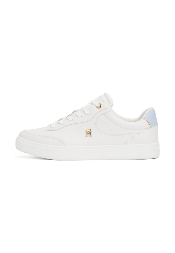 ESSENTIAL CHIC COURT - Trainers4