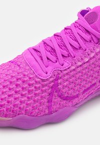 Nike Performance REACT GATO - Sálové kopačky - fuchsia dream/lilac bloom