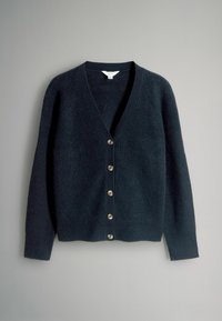 Ciemnoniebieski kardigan wykonany z fakturowanej tkaniny, z dekoltem w serek, długimi rękawami i sześcioma jasnymi guzikami z przodu.