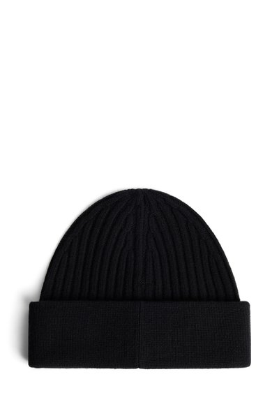 Bonnet tricoté noir avec une texture côtelée et un bord retroussé. Le matériau semble doux et chaud, idéal pour une utilisation par temps froid.