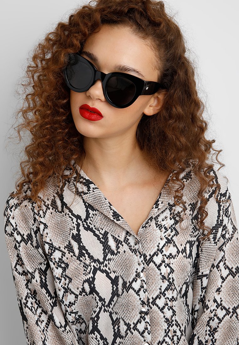 Le Specs MATRIARCH Sonnenbrille black Le Specs Online Shop | Le Specs online bestellen bei Zalando