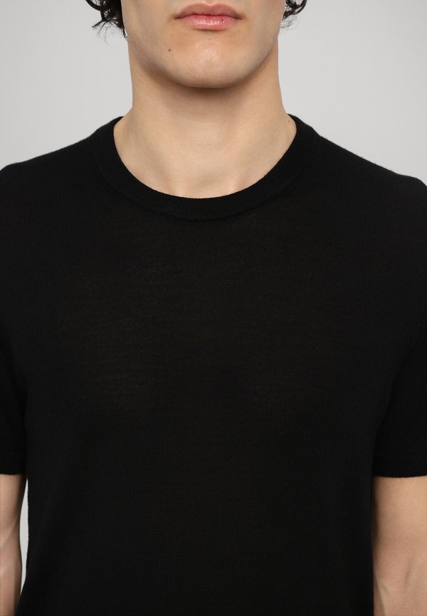 CORE  - Basic T-shirt3