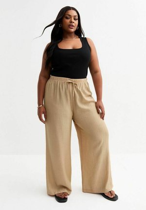 New Look Curves CURVES CRINKLED WIDE LEG - Trousers - camel