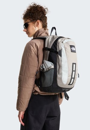 The North Face, HOT SHOT SE UNISEX - Rucksack - stone slab-cumulus cloud-tnf black