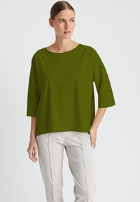 Unausgewählt, basil green