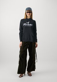 Hollister Co. TECH CORE POPOVER  - Sudadera - casual black