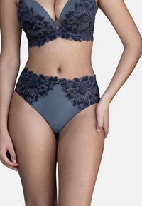 Unselected, anthracite