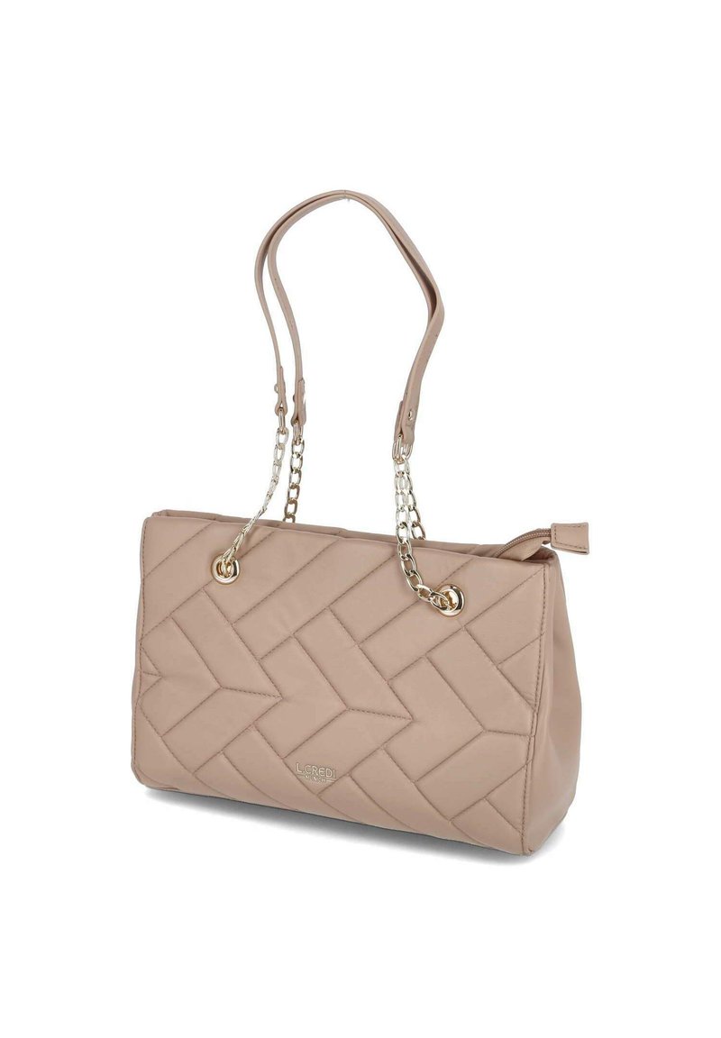 Sac cabas beige matelassé avec des anses en chaîne et une fermeture éclair. Matière synthétique lisse avec un motif géométrique.