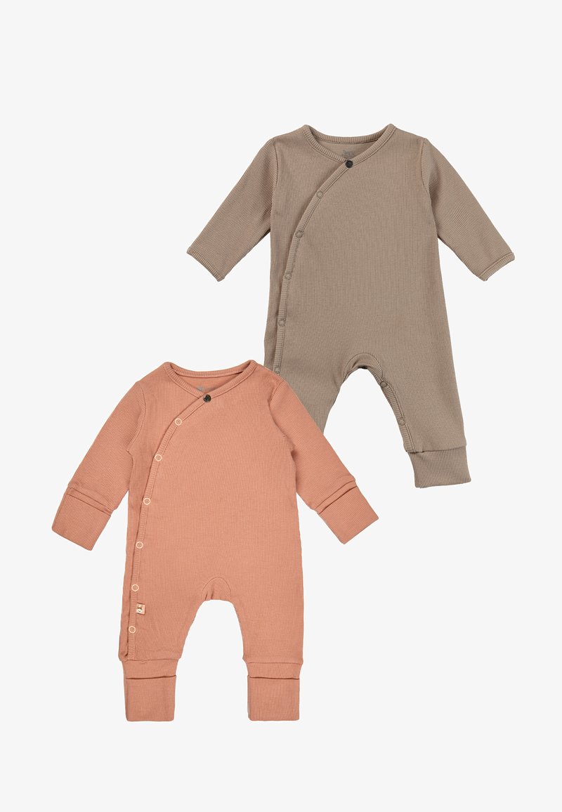 Set aus zwei Baby-Bodys aus geripptem Stoff. Einer in staubigem Pink mit seitlichem Druckknopfverschluss; der andere in Taupe mit Knöpfen vorne.