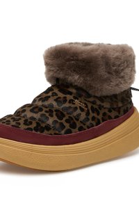 Stivale alla caviglia con stampa leopardata, bordo in pelliccia sintetica, accenti bordeaux e suola in gomma beige testurizzata. Presenta un design imbottito per il massimo comfort.