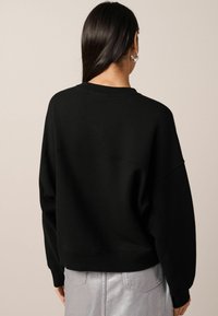 Next - RAW DETAIL CREW NECK  - Pusa - black Väikepilt 1