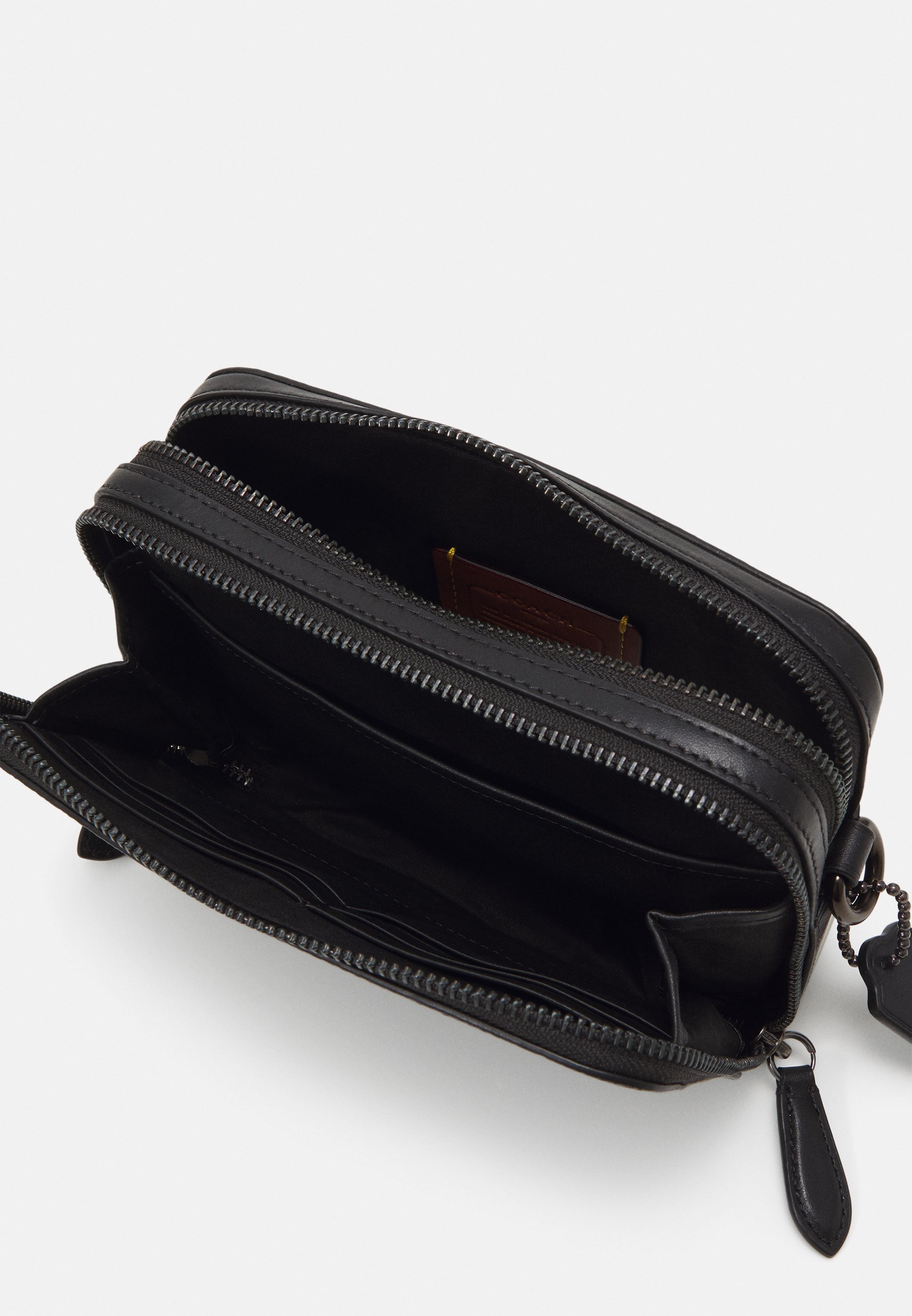 COACH CHARTER CROSSBODY BAG 19 IN SIGNATURE CANVAS - Cross