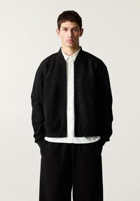 PULL&BEAR Pilotska jakna - black