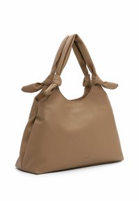 Handtasche aus cognacfarbenem Leder mit verknoteten Griffen, glatter Oberfläche, rundem Oberteil und geräumigem Design. Schlichte und elegante Verarbeitung.