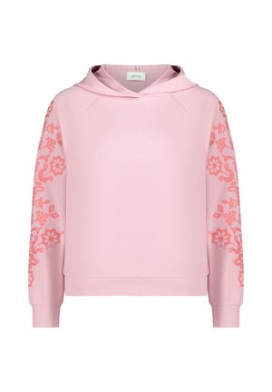 Lys rosa hoodie med lange ærmer, der har koralfarvet blomsterbroderi langs armene, ribbede manchetter og en hætte.