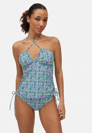 Bañador con estampado floral en verde, púrpura y rosa, con lazos laterales ajustables y diseño de cuello halter. Tela suave con una textura lisa.