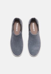 Thumbnail Image 3