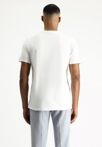 Kigili GEMUSTERTES - Camiseta estampada - ecru