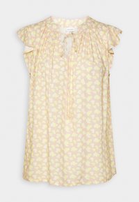 Blomstermönstrad ärmlös blus i mjuk rosa tyg. Har volangärmar, en plisserad halsringning och en knytdetalj fram.