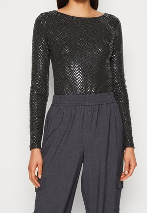 Long sleeved top - black