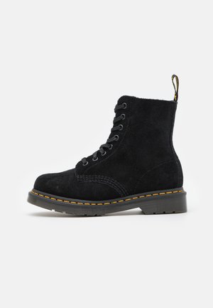 Dr. Martens 1460 PASCAL UNISEX - Stivaletti stringati - black