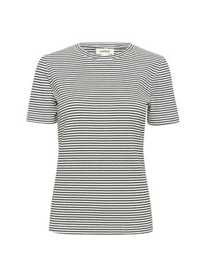 Fekete-fehér csíkos rövid ujjú póló kerek nyakkal. Puha anyagból készült, testhezálló fazonban és címkével a nyaknál.