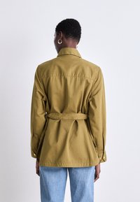 Barbour International COLLINS UTILITY CASUAL - Parka - golden khaki