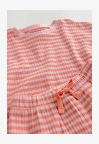 Valgt, pink stripe