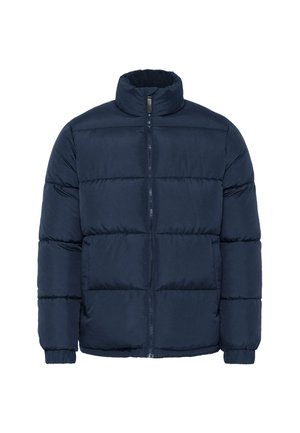 Tumedavene puffer-jakk, millel on kõrge krae, lukuga esipaneel, horisontaalsed tikitud sektsioonid ja elastsed mansetid. Ilma nähtavate logode või mustriteta.