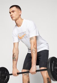 Nike Performance TEE  - Camiseta deportiva - white