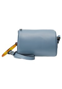 Borsa rotonda in finto cuoio blu con una texture liscia, una tracolla regolabile e un manico in acrilico multicolore.