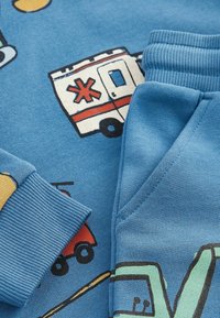 Next ALL OVER CHARACTER AND JOGGERS SET - Treningas - blue vehicles