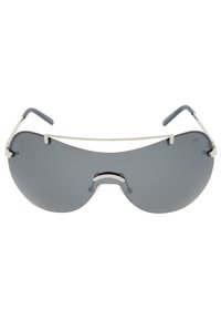 Sluneční brýle s zakřiveným šedým sklem a stříbrným kovovým rámem. Mají tenké nohy s černými gumovými koncovkami a horizontální nosní most.
