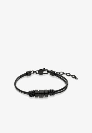 Schwarzes Lederarmband mit geschwungenem Design, strukturiertem Band, zylindrischen Akzenten und einem Verschluss mit verstellbarer Kette.