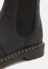 Dr. Martens Botines - black