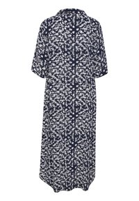 Námořnické modré šaty s květinovým bílým vzorem, krátkými rukávy, límečkem a volným střihem, vyrobené z lehkého materiálu.