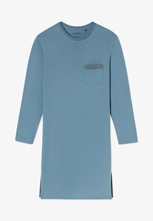 Camisa de manga larga azul claro con cuello redondo, bolsa en el pecho con un patrón de cuadros y aberturas laterales en el dobladillo para un detalle adicional.