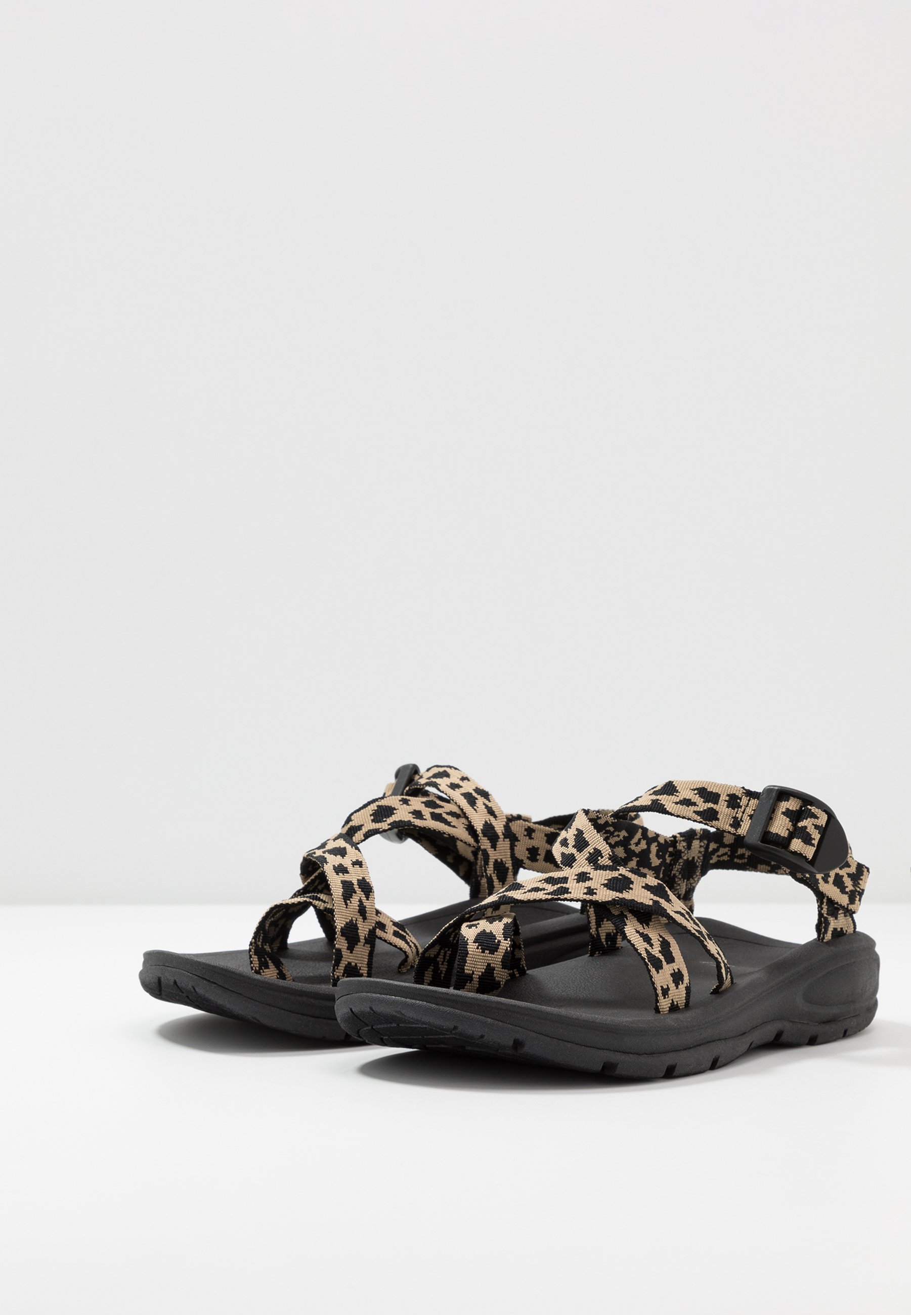 madden girl sun outdoor sandals