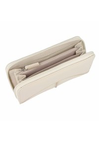 Beige leren portemonnee met ritsluiting, meerdere kaartsleuven en een centraal ritsvak. Soepele textuur met een minimalistisch ontwerp.