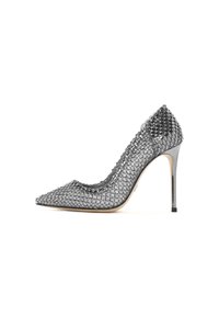Pumps argentati con tacco alto, dalla parte superiore metallica testurizzata, punta affusolata e tacco a stiletto. Presentano un'elegante decorazione a strati lungo i bordi.